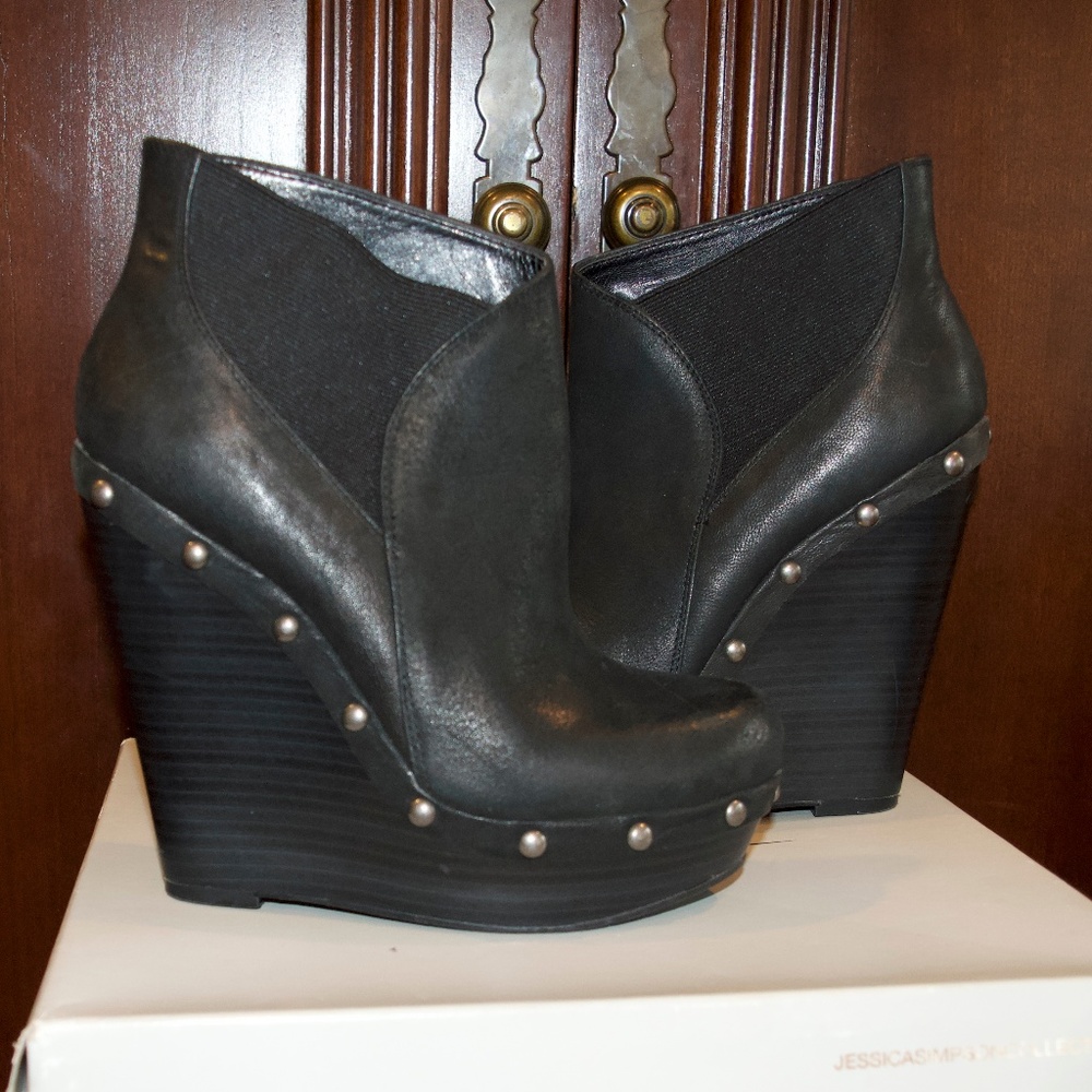 JS- Esteen  Black Vintage Nunbuck